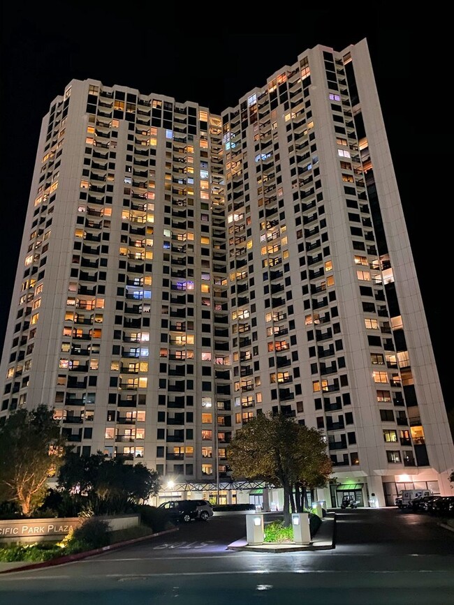 Building Photo - [V] Pacific Park Plaza [OH]