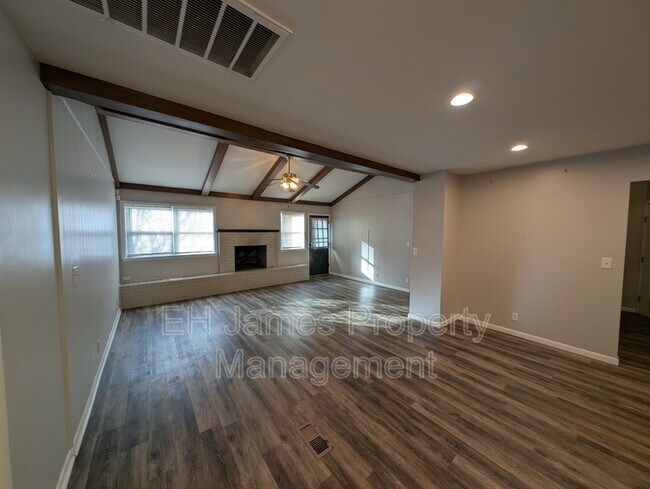 Building Photo - 1912 E 55th Pl