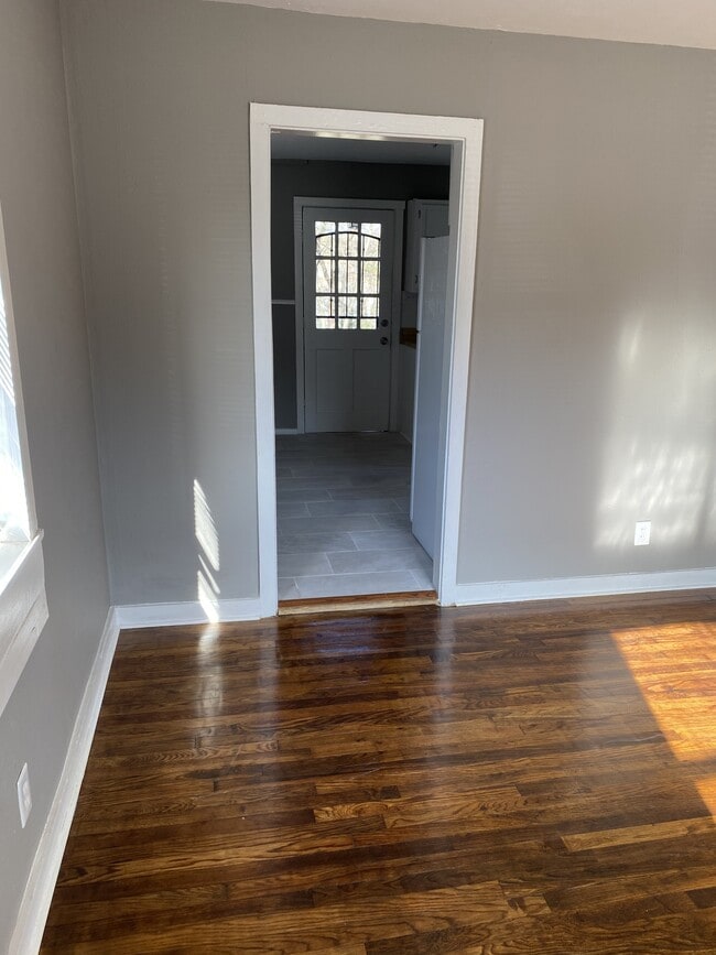 Building Photo - 1501 W 36th St