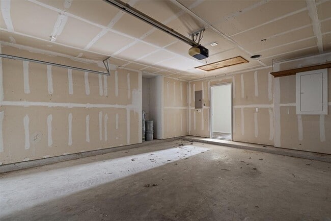 Building Photo - 1106 Canada Wild Dr