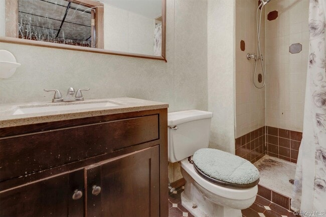 Building Photo - 4 Cheshire Rd