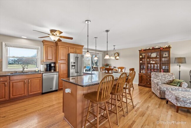 Building Photo - 930 Cornell Ln