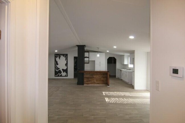 Building Photo - 2232 Dawson Forest Rd E