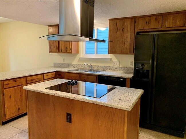 Building Photo - 11502 Tanglebriar Trail
