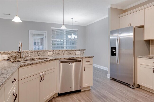 Building Photo - 5121 Heathbrook Dr