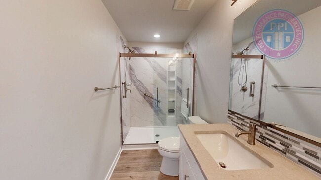 Building Photo - **Reed's Crossing / Rosedale Parks! Luxury Townhome, Desirable End Unit, Community Pool, Clubhous...