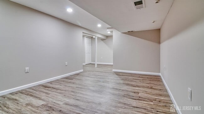 Building Photo - 149 Keswick Dr