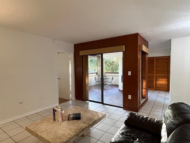 Building Photo - 9030 SW 125th Ave