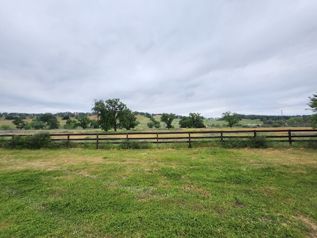 Primary Photo - 13555 Lowrey Rd