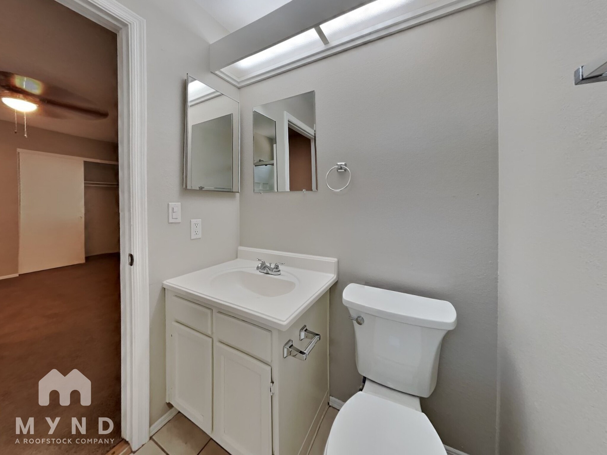 Building Photo - 11220 N 72nd Dr