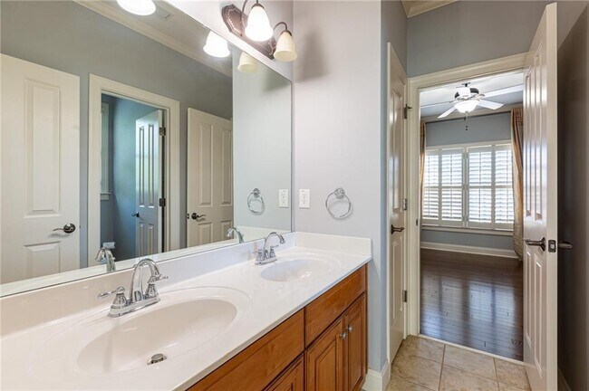 Building Photo - 2360 Manor Creek Ct