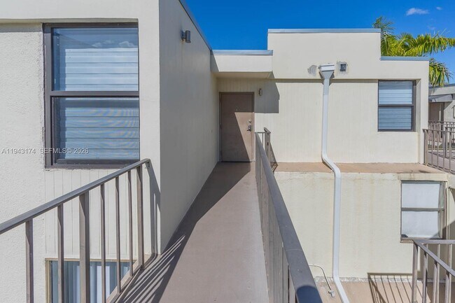 Building Photo - 20291 NE 30th Ave