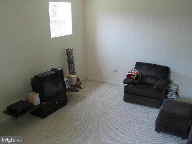 Building Photo - 648 Belmont Bay Dr