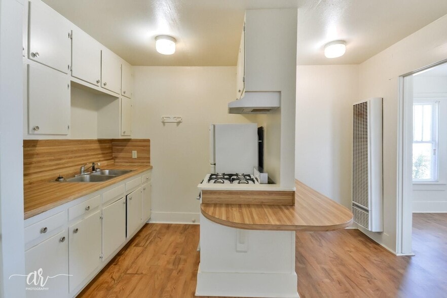Building Photo - 1329 S 11th St
