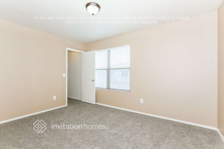 Building Photo - 2266 E Spruce Dr
