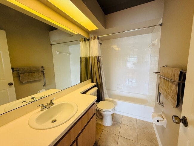 Building Photo - 2843 Thaxton Dr