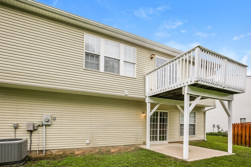 Building Photo - 3037 Old Ironside Dr