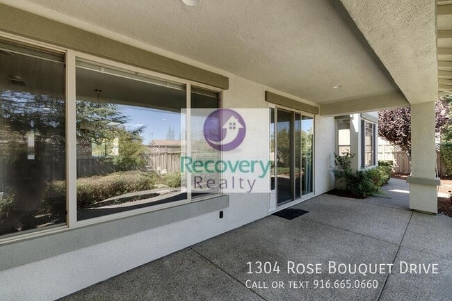 Building Photo - 1304 Rose Bouquet Dr