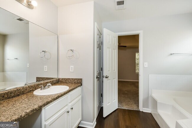 Building Photo - 3209 Lower Creek Dr