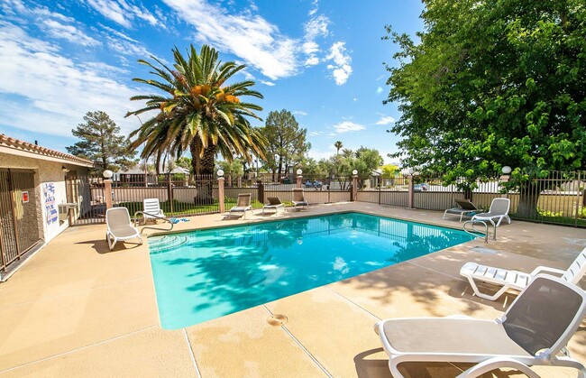 Building Photo - Great 2 Bedroom Condo
