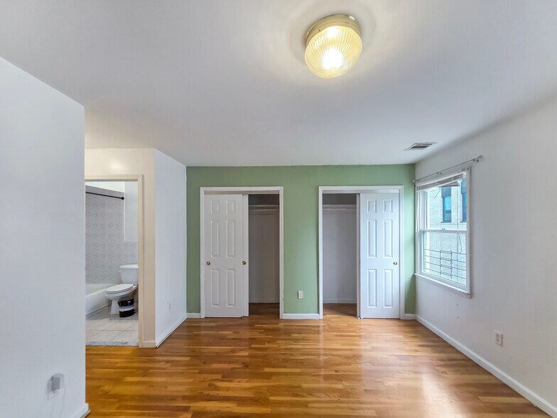 Building Photo - 14 Nevins St