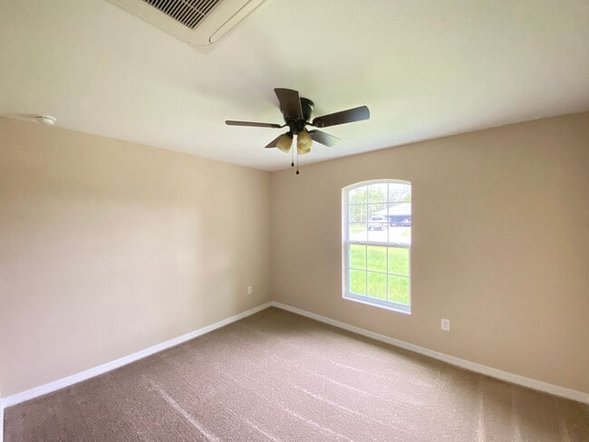 Building Photo - 6055 SW 155th St Rd