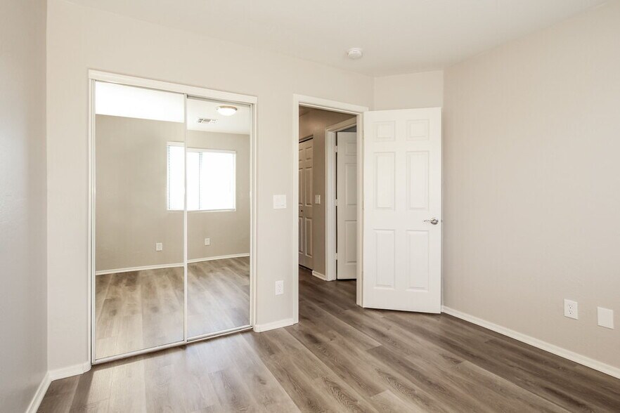 Building Photo - 6609 W Monroe St