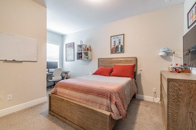 Building Photo - 4528 Chinkapin Dr