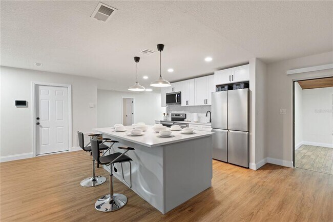Building Photo - 3253 Oak Point Cir