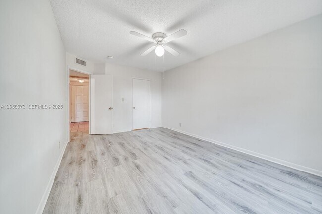 Building Photo - 8290 Lake Dr