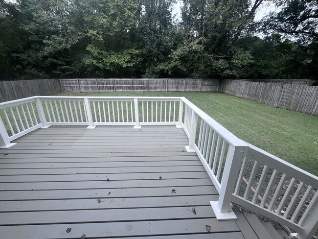 Building Photo - 34 Shamsie Dr