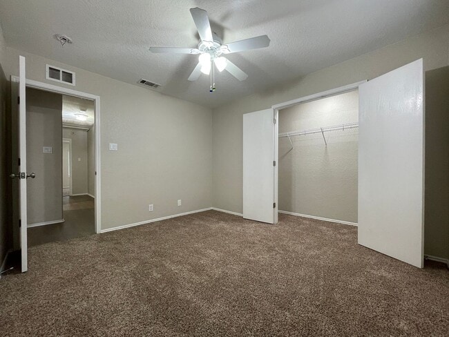 Building Photo - Single Family Home For Rent