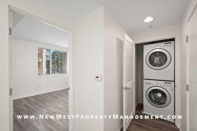 Building Photo - Banker's Hill 2 Bedroom at Park at Sixth, ...