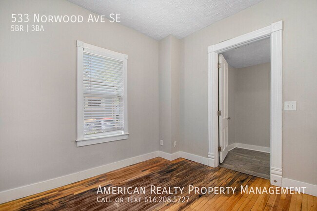 Building Photo - 533 Norwood Ave SE