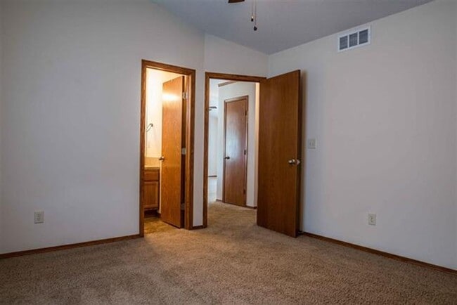 Building Photo - 11818 W Wilkinson Ct