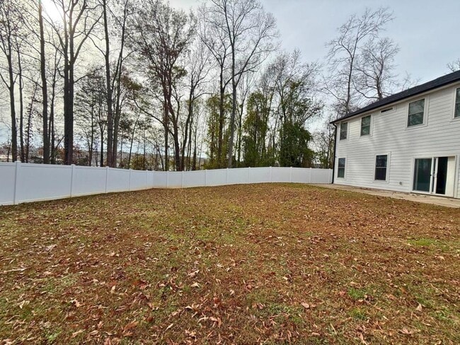 Building Photo - 6810 City View Dr