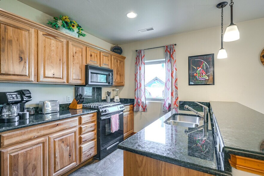 Building Photo - 191 Talisman Dr