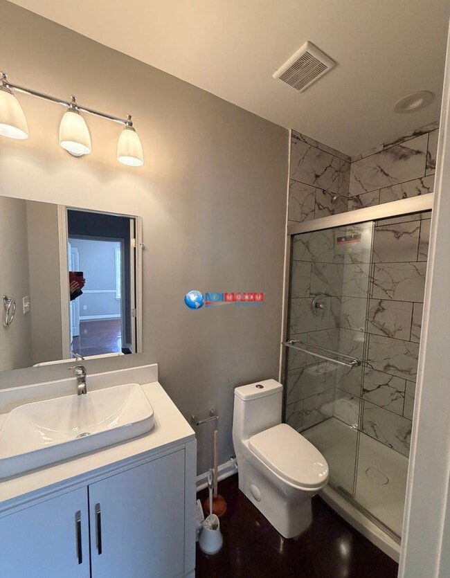 Building Photo - 147 N Main St