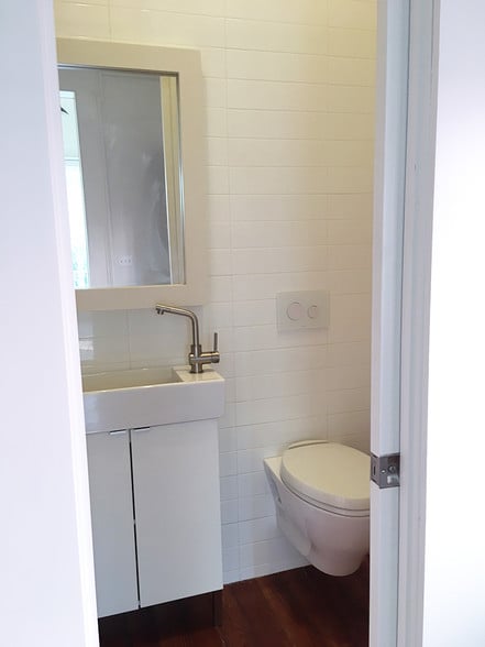 bathroom 1 - 2827 Lepage St