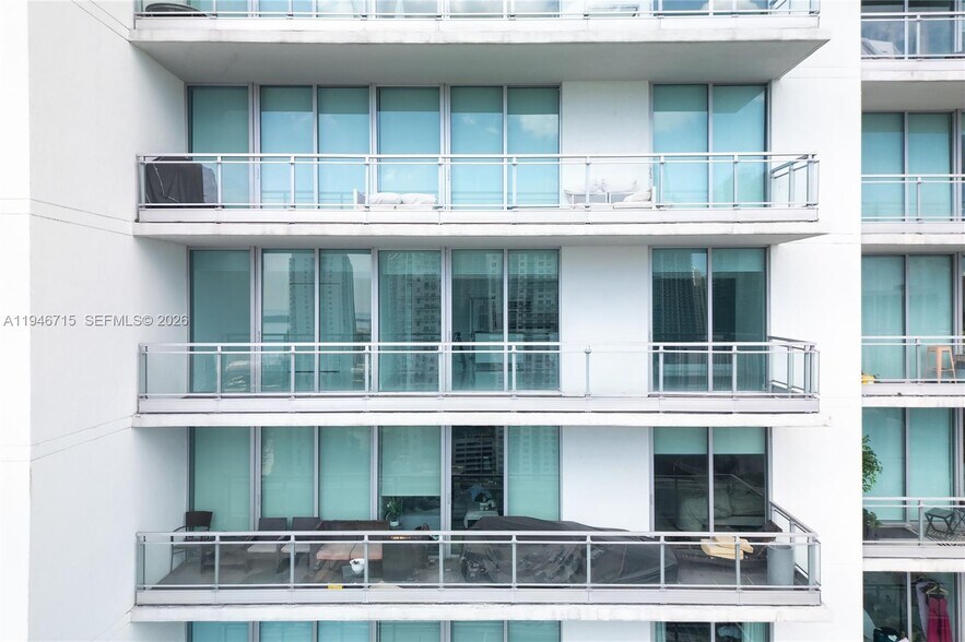 Building Photo - 92 SW 3rd St