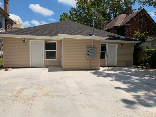 Building Photo - 514-516 S Byers