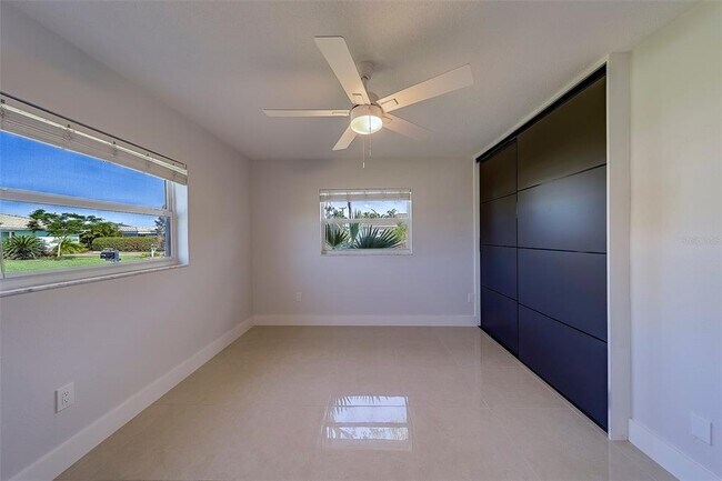 Building Photo - 400 Capri Blvd