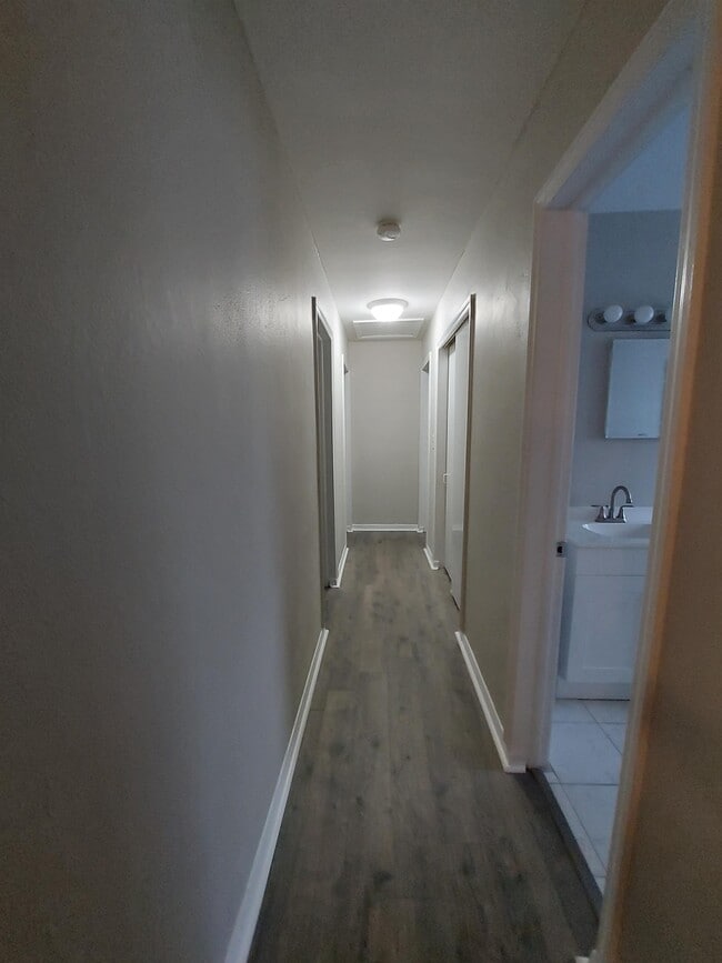 Building Photo - 2247 Stella St