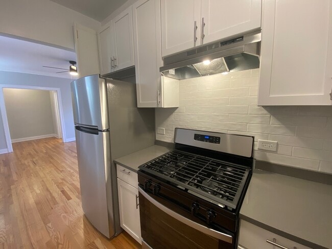 Building Photo - 1525 W Estes Ave