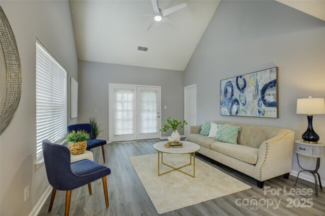 Building Photo - 9014 Roseton Ln