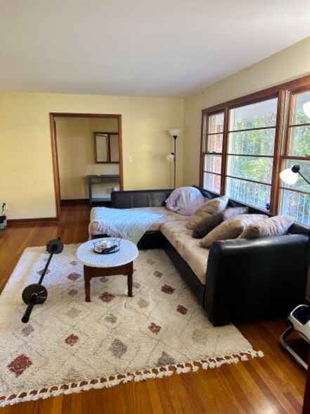 Building Photo - 2562 Meadow Lark Dr