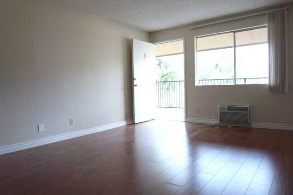 Building Photo - 4870 E Charleston Blvd