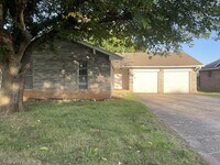 Building Photo - 1420 Oakcrest Ave