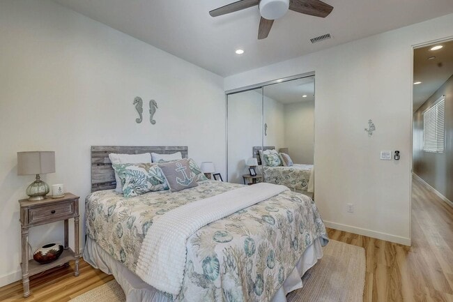 Building Photo - Available Modern Long Term Unfurnished hom...