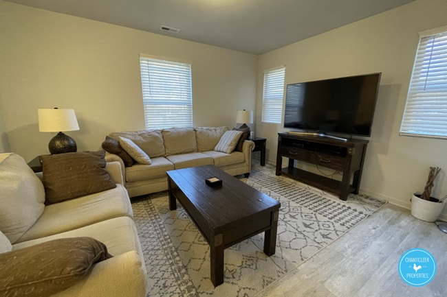 Building Photo - 201 Socket St